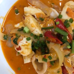 ข้าวผัดปลาหมึกไข่เค็ม