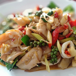 ผัดฉ่าทะเล