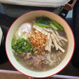 ก๋วยจั๊บญวนพิเศษ 2 อย่าง ไข่+เส้น