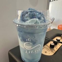 นมสดอัญชันปั่น