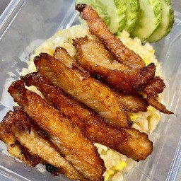 ข้าวผัดหมูทอด***ขายดีมาก