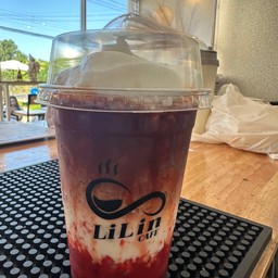 ชาไทยนมสดสตอเบอรรี่เย็น