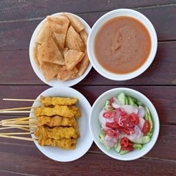 หมูสเต๊ะแม่น้องเลน