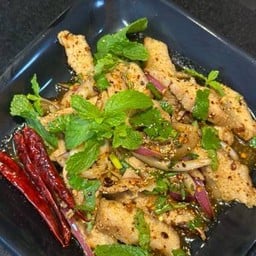 น้ำตกคอหมูย่าง