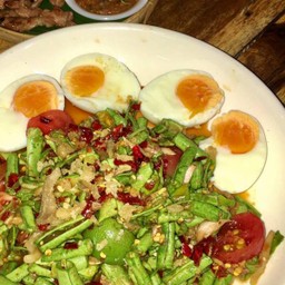 ตำถั่วไข่ต้ม.