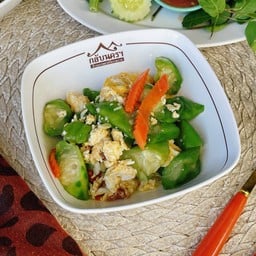 บวบผัดไข่