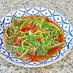 กระเฉดไฟแดง  ဖက်ကဆိတ်ကြော်