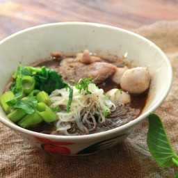ก๋วยเตี๋ยวเรือลอยลำ
