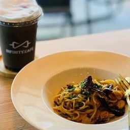 สปาเก็ตตี้ผัดพริกแห้งเบคอน