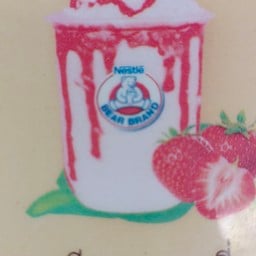 นมหมีปั่นสตรอเบอรี