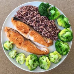 ข้าว  แซลมอนราดซอสเทอริยากิ