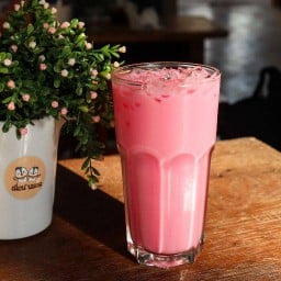 นมสดชมพูเย็น