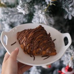 Plain Croissant with nutrella