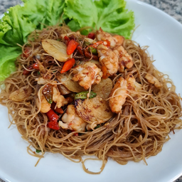 หมี่ผัดพริกขี้หนูกุ้งสด
