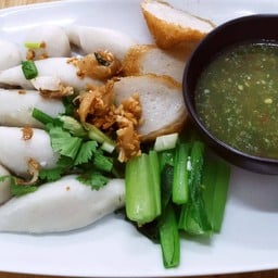 ลูกชิ้นปลาลวกจิ้ม