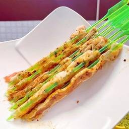 สามชั้นพ่นไฟเสียบไม้ (หมักหม่าล่า)