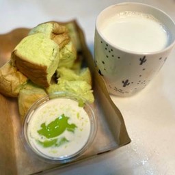 ปังนึ่ง สังขยาใบเตย