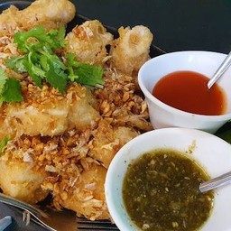 หมึกทอดกระเทียม