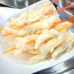 เล็บมือนาง (ตีนไก่)