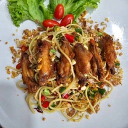สปาเก็ตตี้ปีกไก่คั่วพริกเกลือLM