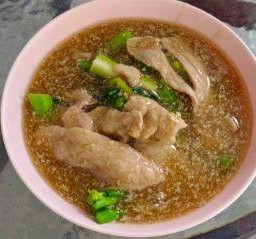 ราดหน้าหมู พิเศษ