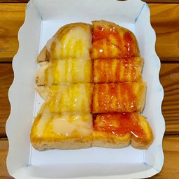 ปังปิ้งเนยนมข้น-สตอเบอรี่