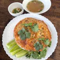 ไข่เจียวหมูสับราดขเาว