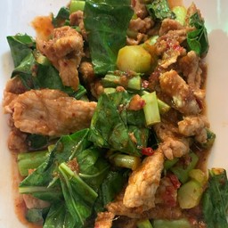 ผัดพริกแกงคะน้า(ราดข้าว)