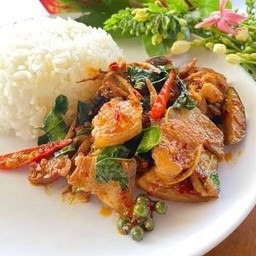 ผัดเผ็ดหมูสามชั้น