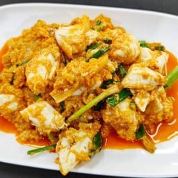 เนื้อปูก้อนผัดผงกะหรี่