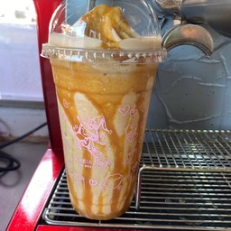 คาราเมลมัคคีอาโต้ปั่น Caramel macchiato Frappe
