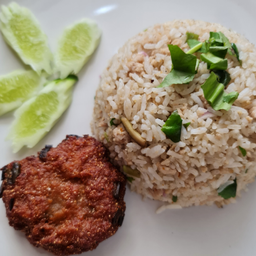 ข้าวผัดลาบ ลาบหมูทอด
