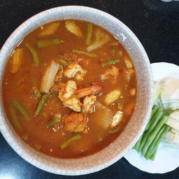แกงส้มผักรวมกุ้งสด