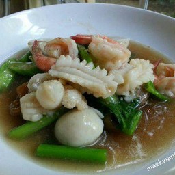 ราดหน้าทะเล