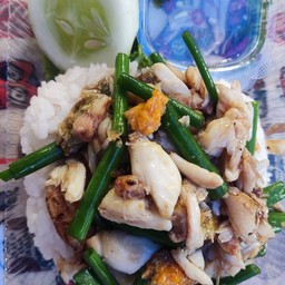 ข้าวปูผัดดอกหอม