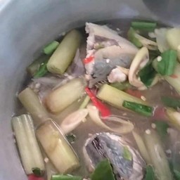 ต้มยำปลาทูสด สายบัว