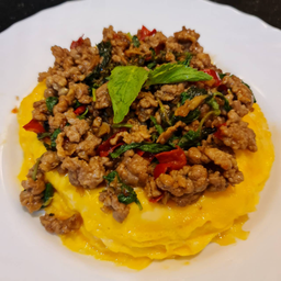ข้าวไข่ข้นกะเพราหมูสับ