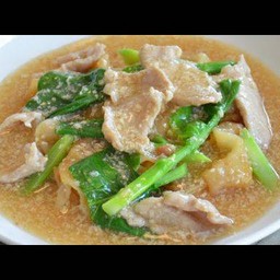 ราดหน้าหมูหมัก