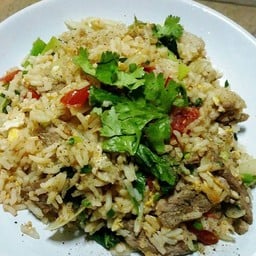 ข้าวผัดเนื้อ