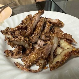 เนื้อคลุกฝุ่น