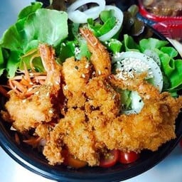 สลัดดกุ้งทอด 4 ตัว