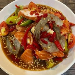 ตำเหลาแซลมอนกุ้งสด