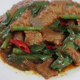 เครื่องแกงเนื้อ กับข้าว