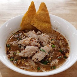 ก๋วยเตี๋ยว ต้มยำหมูเด้ง