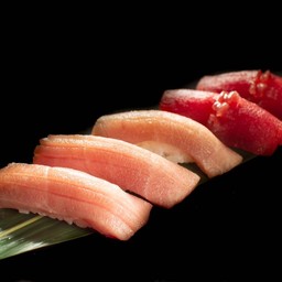 ชูโทโร่-อากามิ ซูชิ