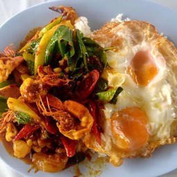 ผัดเครื่องแกง หมู/ไก่/กุ้ง/ปลาหมึก