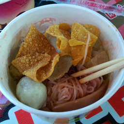 เส้นเล็กเย็นตาโฟคลุก🍜