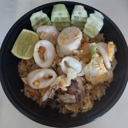 ข้าวผัดปลาหมึก