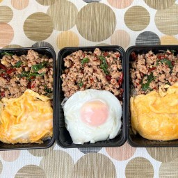 ข้าวกะเพราไข่ข้น..สั่งบ่อย