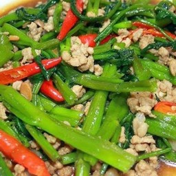 ข้าวหมูสับผัดผักบุ้ง